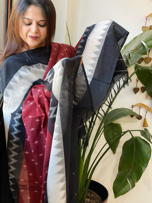 White, Maroon Handwoven Ikat Dupatta in Cotton - Masakalee