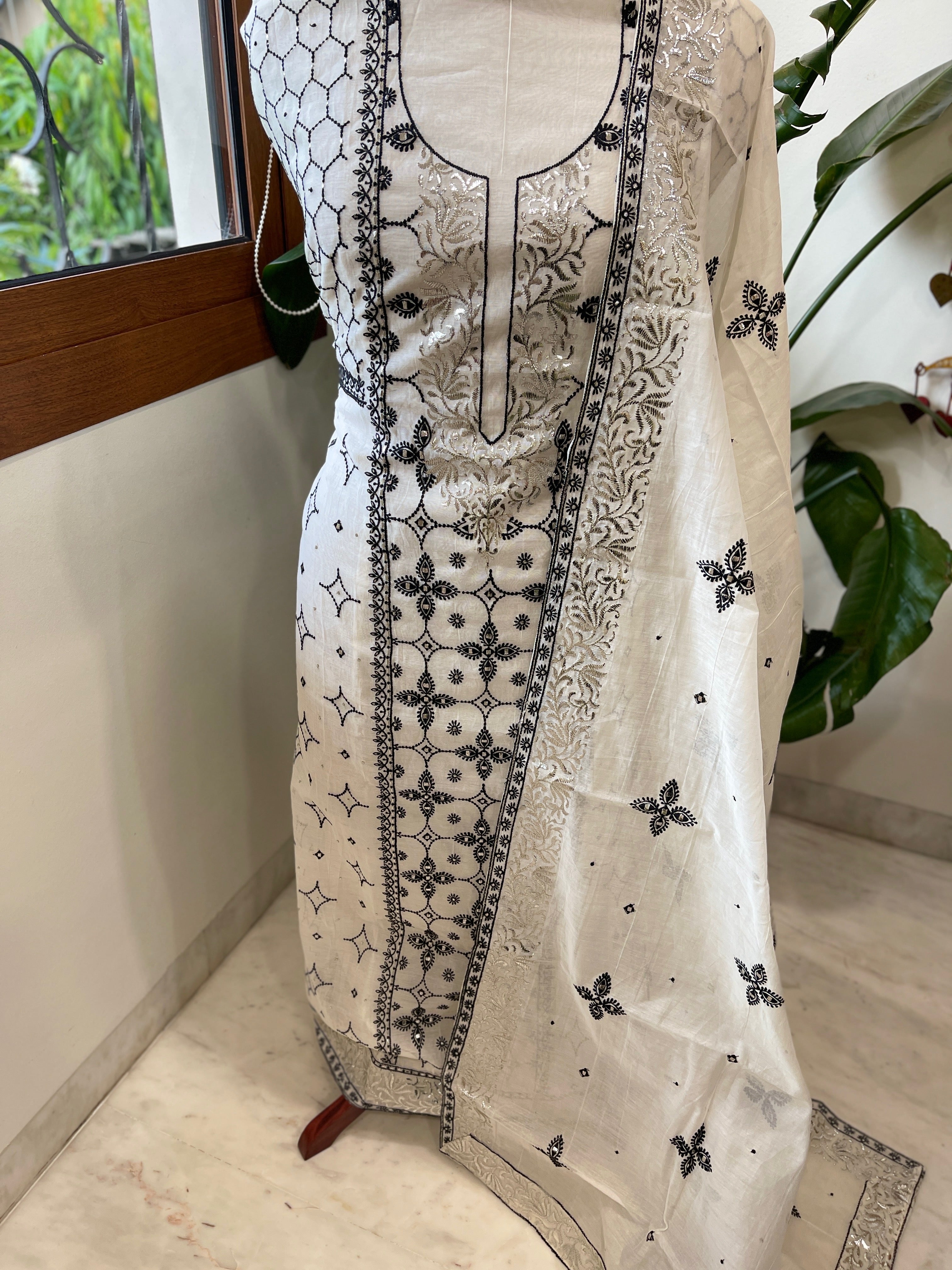 White Suit Set with Thread and Mukaish Work in Chanderi - Masakalee