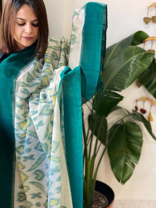 White, Teal Handwoven Ikat Dupatta in Cotton - Masakalee
