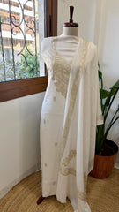 White Winter Suit Set with Aari Work in Pashmina Wool - Masakalee
