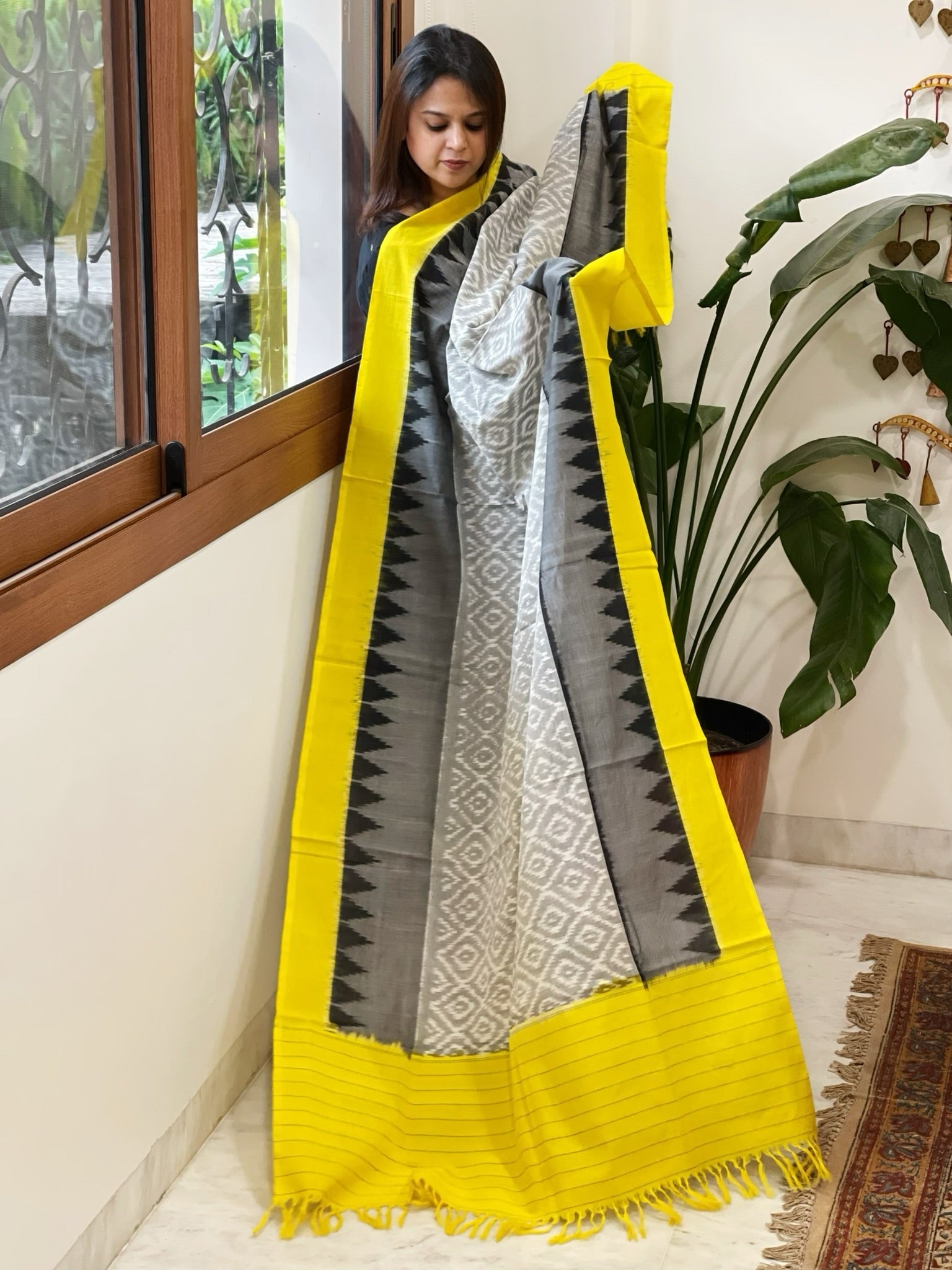 White, Yellow Handwoven Ikat Dupatta in Cotton - Masakalee