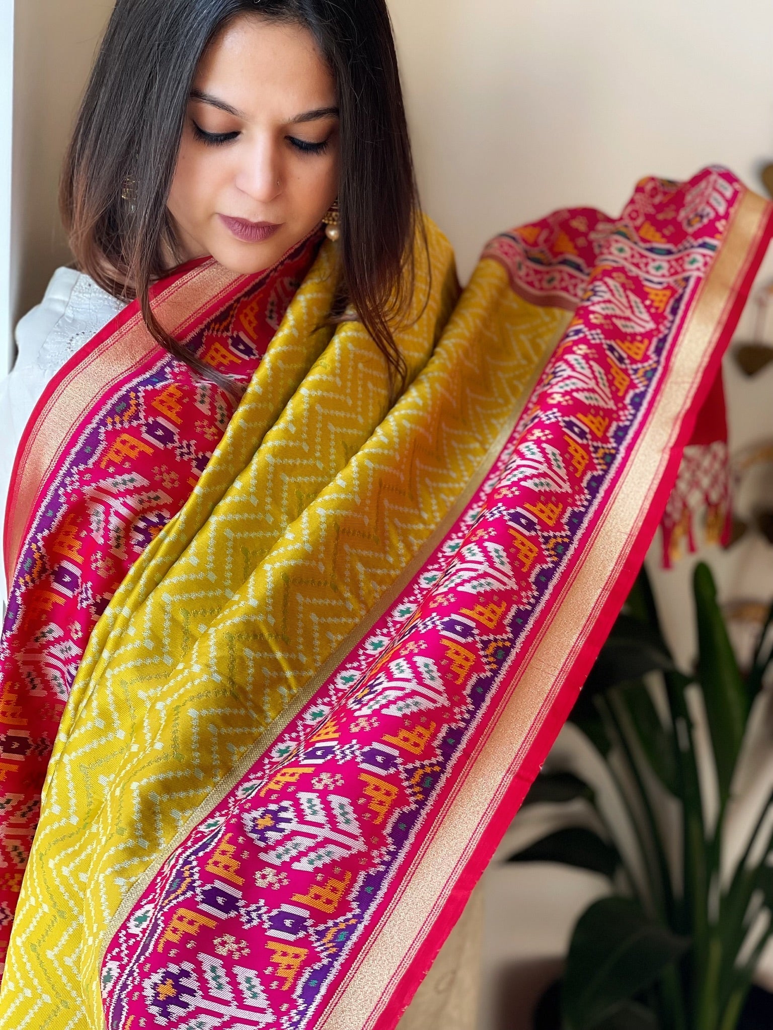 Woven Designer Patola Dupatta in Silk - Masakalee