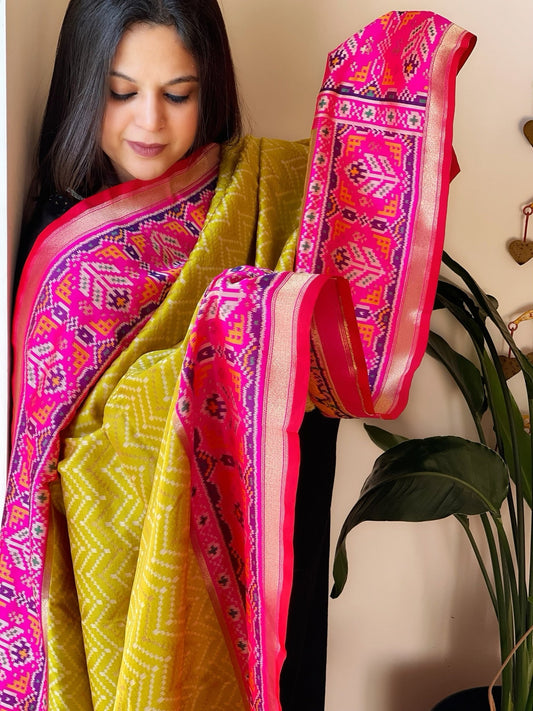 Woven Designer Patola Dupatta in Silk - Masakalee