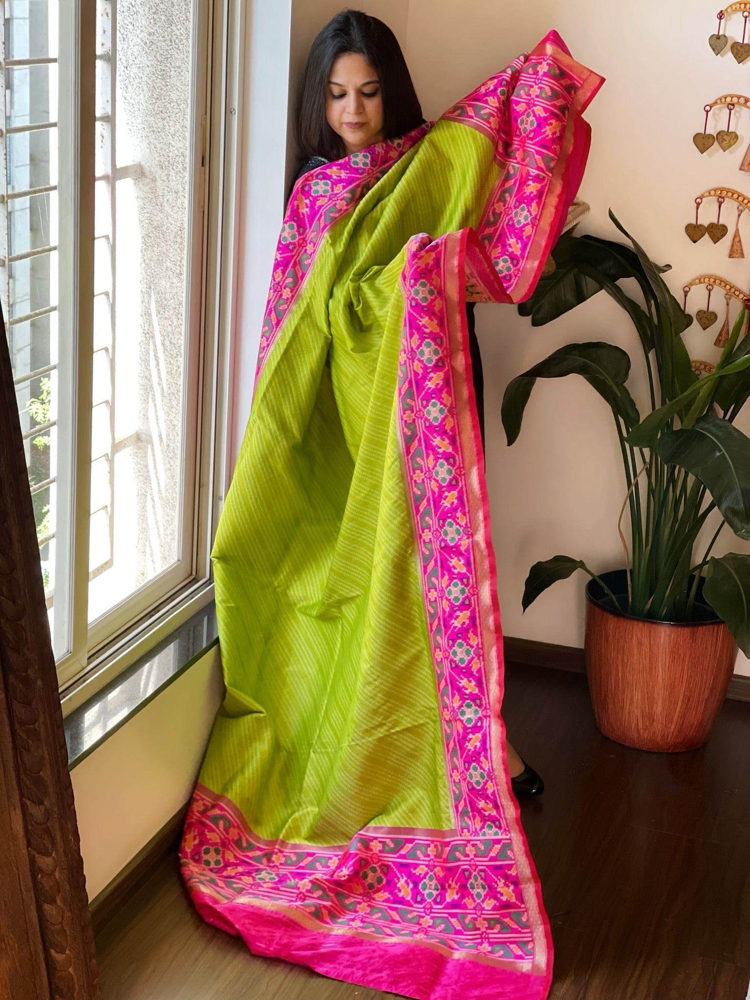 Woven Designer Patola Dupatta in Silk - Masakalee