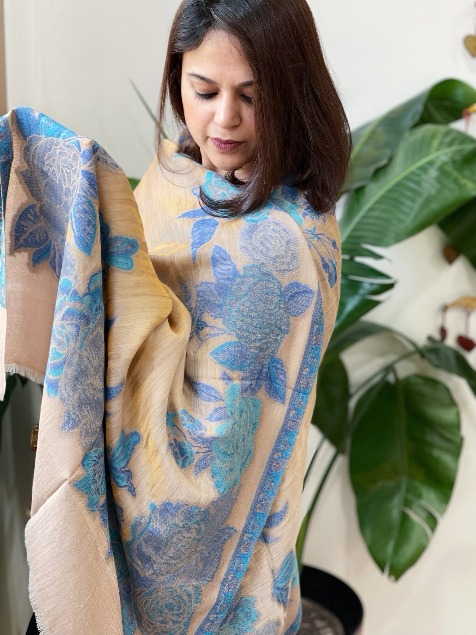 Woven Pashmina Zari Stole with Floral Kaani Pallu - Masakalee