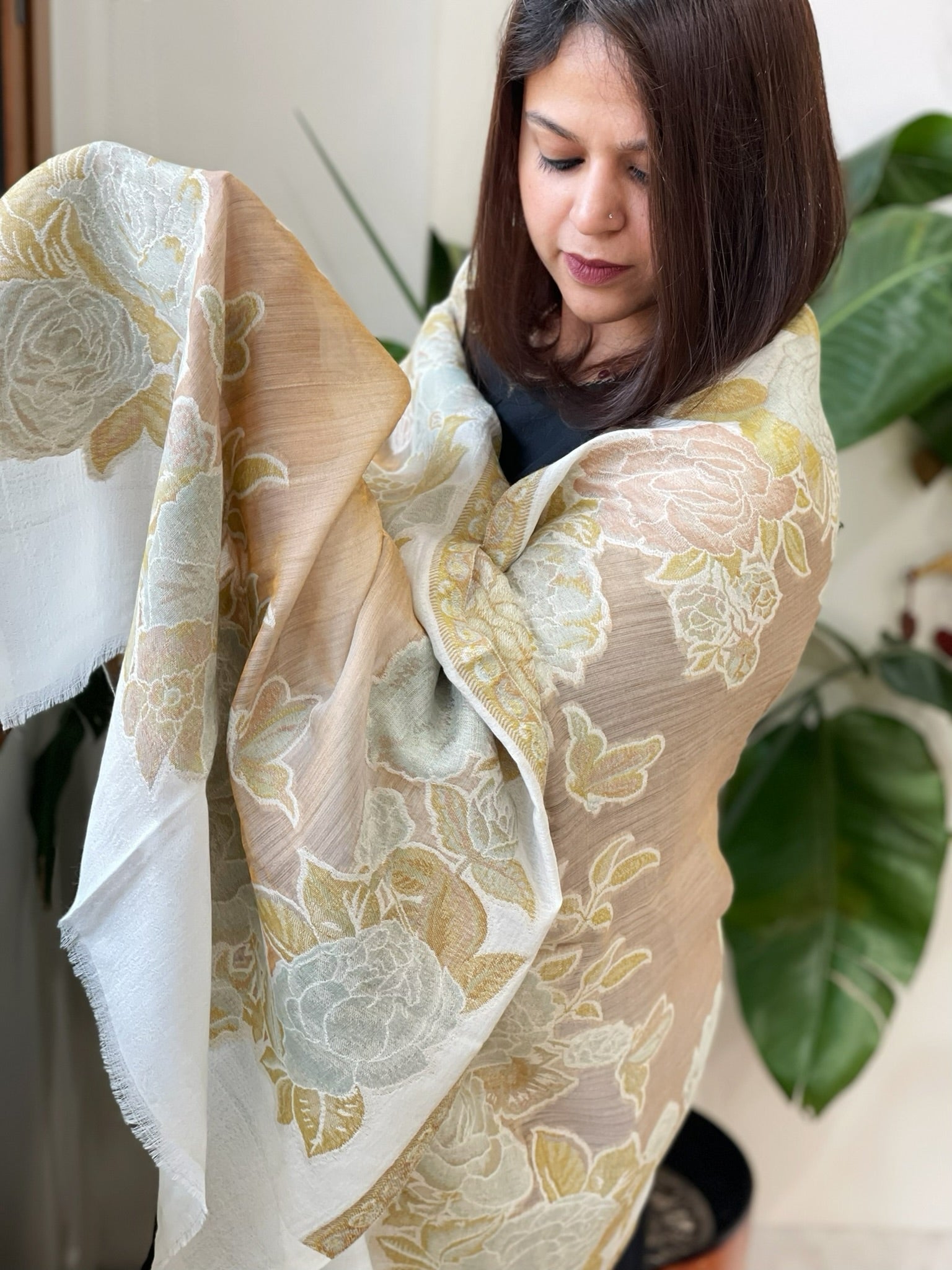 Woven Pashmina Zari Stole with Floral Kaani Pallu - Masakalee