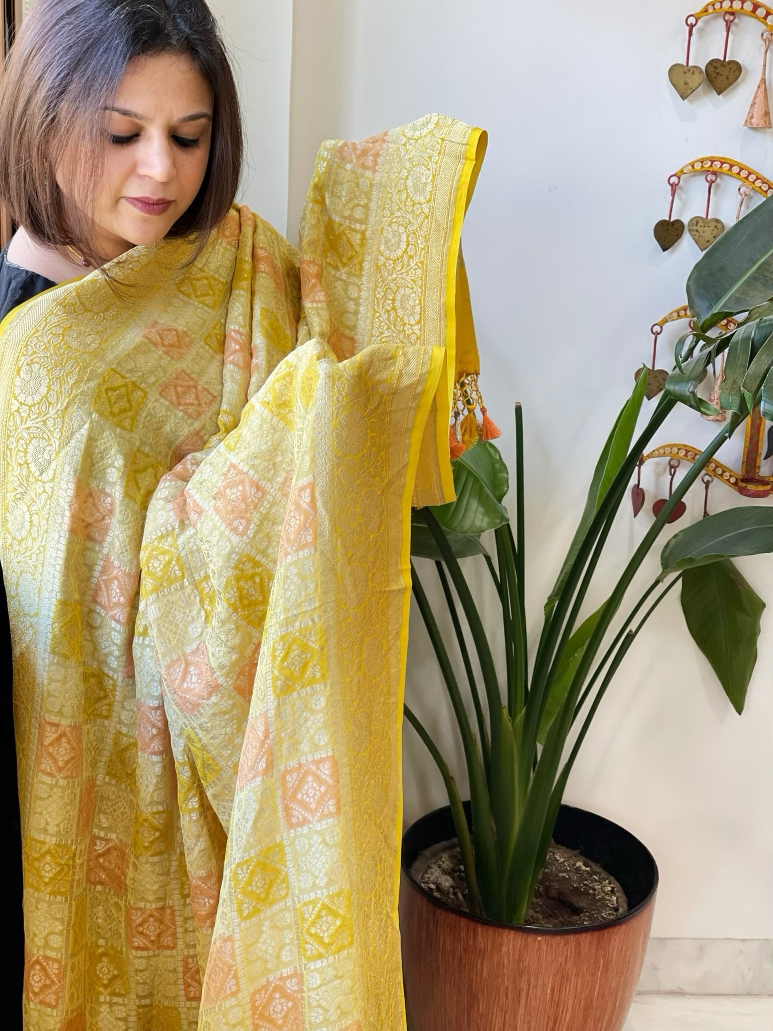 Yellow Handwoven Banarasi Rangkhat Dupatta in Pure Georgette - Masakalee