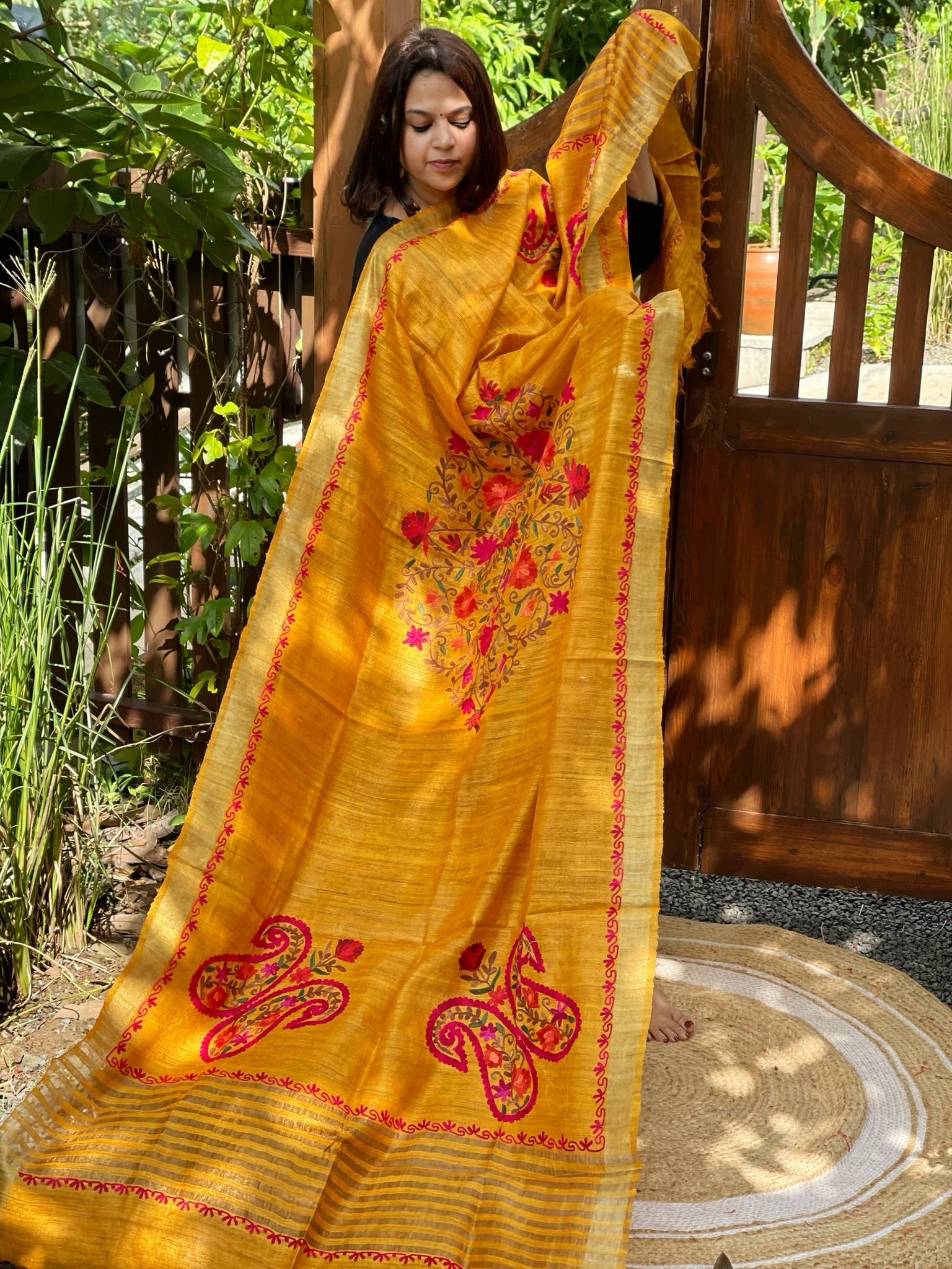 Yellow Kashmiri Aari Embroidered Dupatta in Geecha Silk - Masakalee