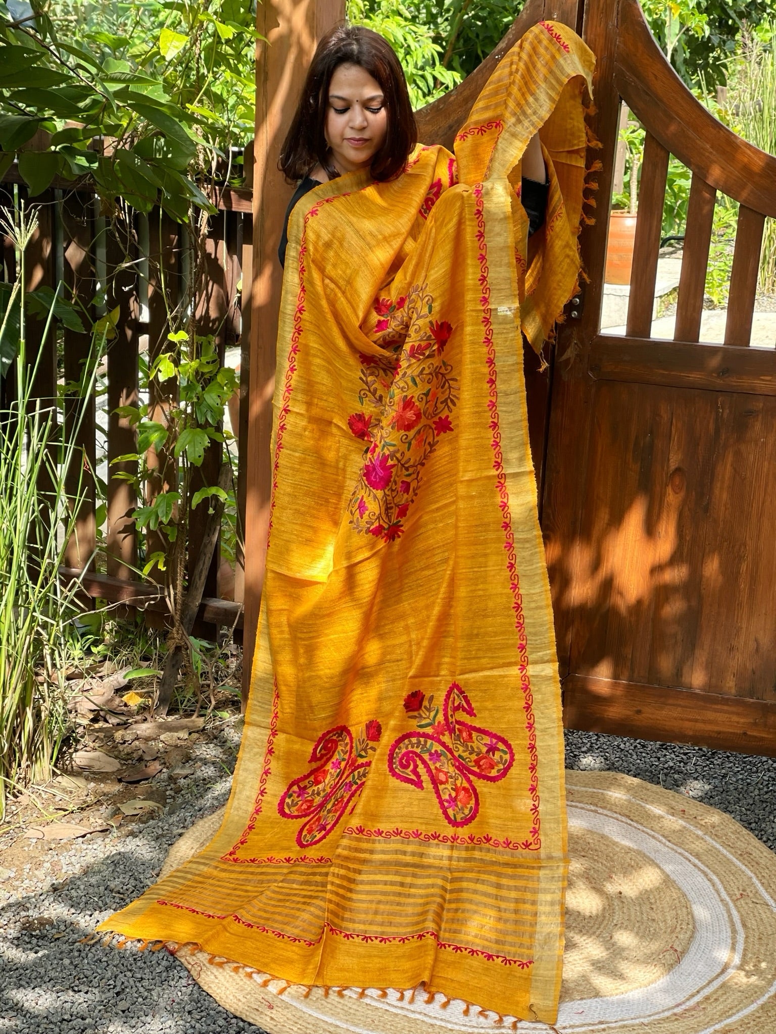 Yellow Kashmiri Aari Embroidered Dupatta in Geecha Silk - Masakalee