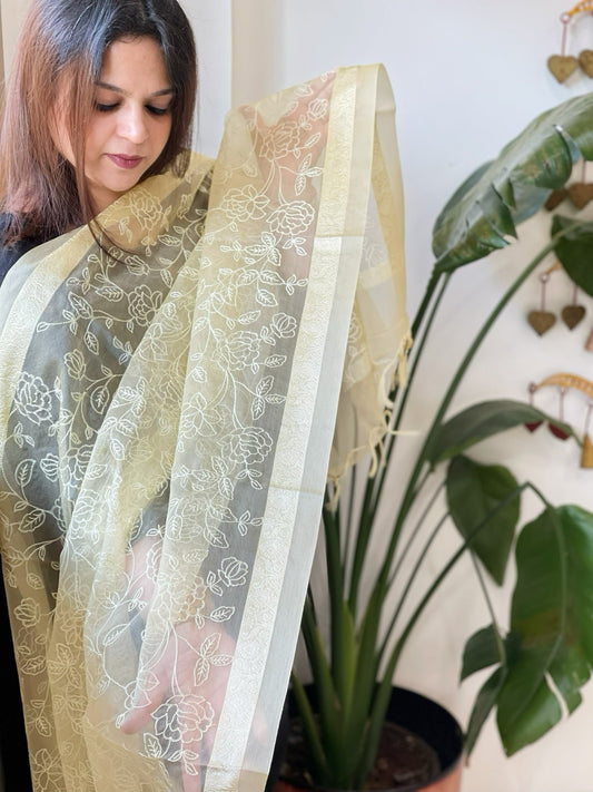 Yellow Organza Dupatta with Thread Jaal Embroidery - Masakalee